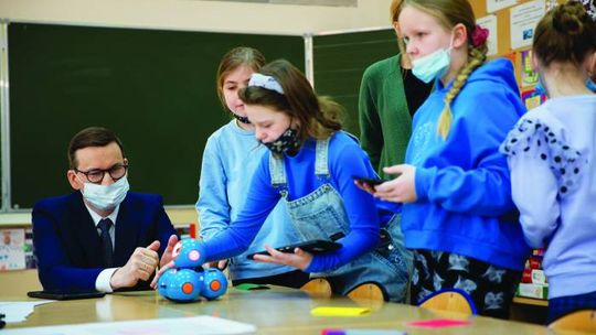 500 milionów na komputery i internet