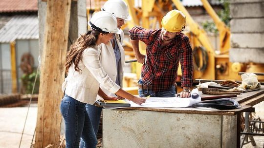 Architektura, inżynieria, konstrukcja – dlaczego warto wybrać studia budowlane?