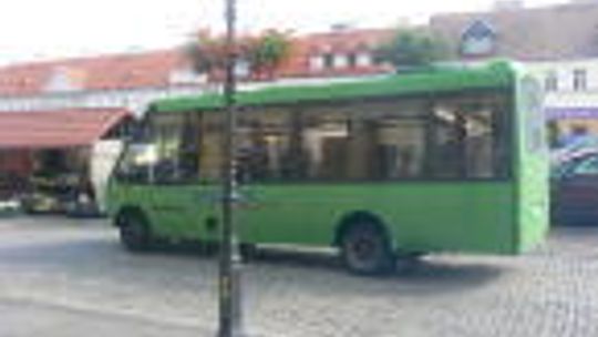 Autobusem do cmentarzy!