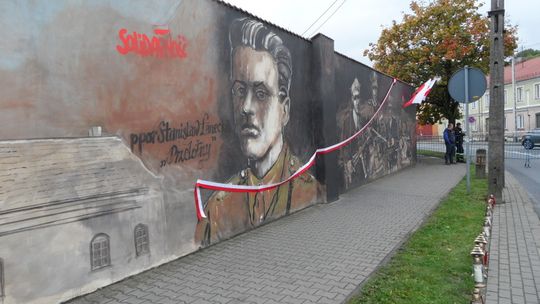 Autor pułtuskiego muralu odpowiada