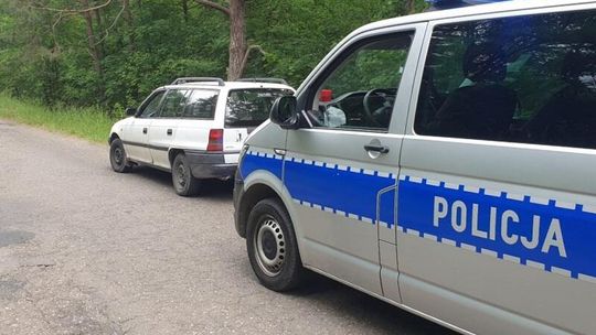 Bez uprawnień i z narkotykami