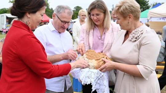 Burmistrz Miasta Pułtusk Beata Jóźwiak o wdzięczności i jedności – Święto Plonów w Gminie Pułtusk 2025