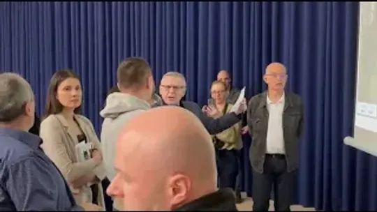 Burzliwie na konsultacjach w sprawie kolei. Zainteresowanie mieszkańców ogromne