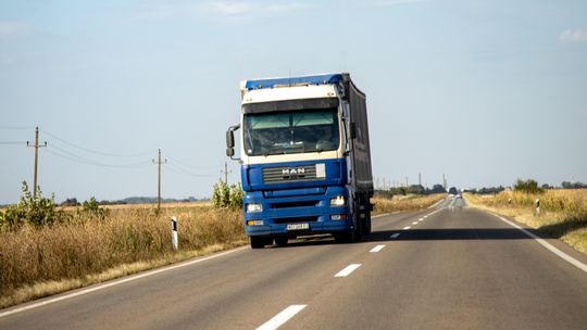 Ciężarówki wciąż jadą przez Pułtusk