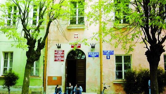 Coraz więcej przeciwników