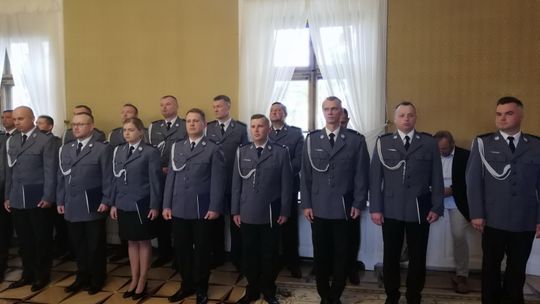 Czas awansów i podziękowań