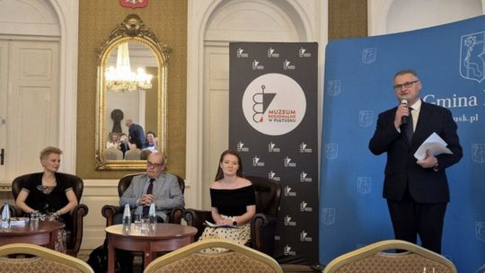 Debata „Koronacje 1025–2025: o dziedzictwie władzy” w Pułtusku