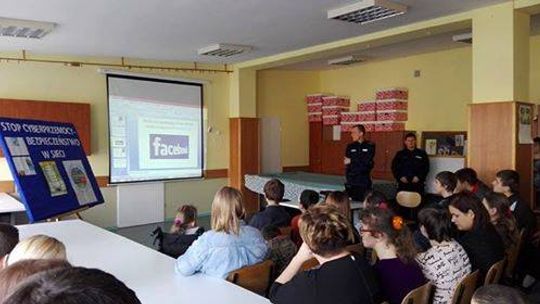 Dzielnicowi o sile cyberprzemocy