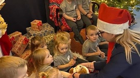 Dzielnicowi pomocnikami Świętego Mikołaja