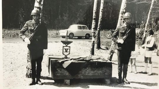 FORT III POMIECHÓWEK. Milczący kamień