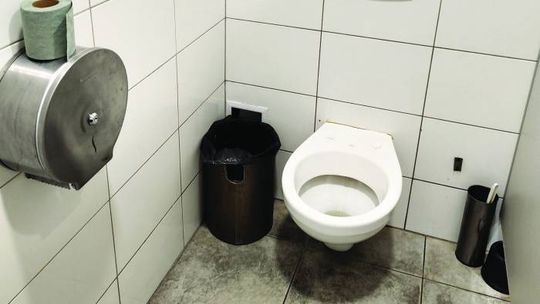 FOTORELACJA Z…TOALETY DWORCOWEJ