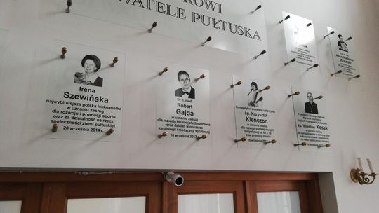 Gajda znów wisi