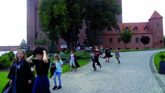 GOŚCIĆ i SŁUŻYĆ – w GNIEWIE