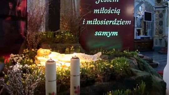 Groby Pańskie w pułtuskich kościołach