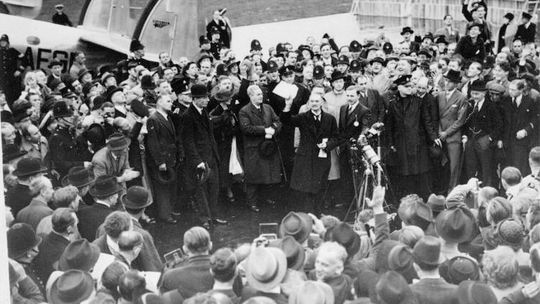 HISTORIA. Polityka ustępstw Zachodu wobec Niemiec i jego niezdecydowanie doprowadziły w 1939 roku do katastrofy, która dotknęła Polskę