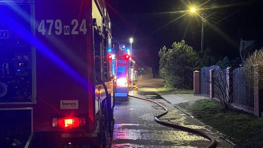 JABŁONNA. Pożar pustostanu na Bagiennej