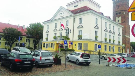 JAK TU ZOSTAĆ ULUBIEŃCEM RATUSZA?