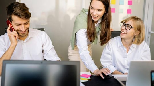 Jak usprawnić administrację personalną w rozwijającej się firmie?