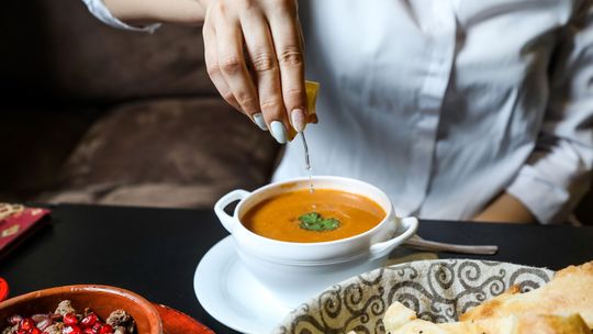 Jak wybrać indyjską restaurację w Warszawie — poradnik praktyczny