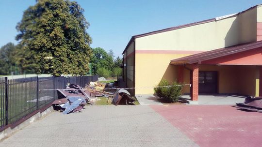 Kiedy naprawią dach na remizie?