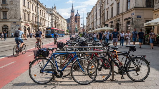 Kradzieże rowerów w polskich miastach: gdzie giną najczęściej i jak się zabezpieczyć