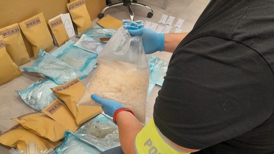 Kryminalni z Pułtuska i Stołecznej Policji przejęli ponad 20 kg narkotyków