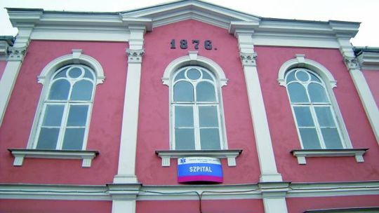 MAJ SIĘ ROZBUCHAŁ NA DOBRE, A GZYMSY SPADAJĄ