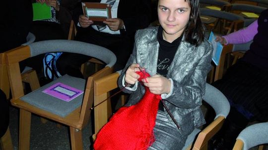 Marysia z szalem dla Orkiestry