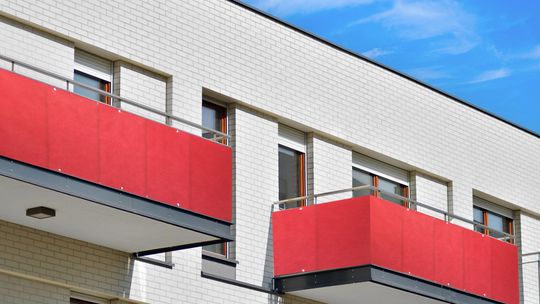 Maty na balkon - jak powinna wyglądać dobra osłona?