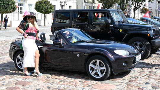 Motoryzacyjne emocje „pod chmurką”
