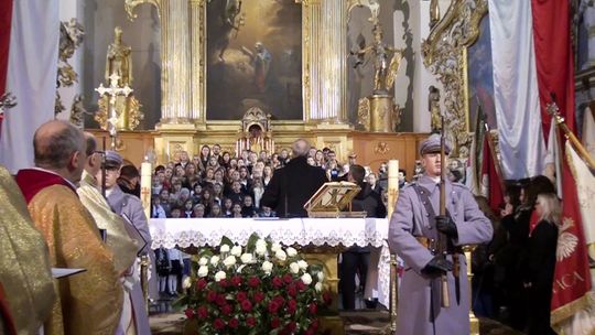 Niepodległa do hymnu