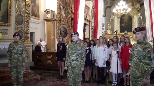 "Niepodległa słowem zapisana"