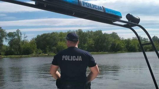 Nietrzeźwy sternik zatrzymany na Narwi