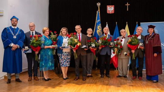 Ośmioro odznaczonych