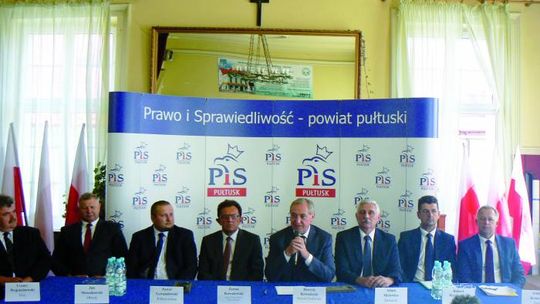 PiS odkrywa karty