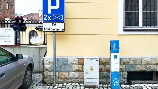 Płatne stacje ładowania pojazdów