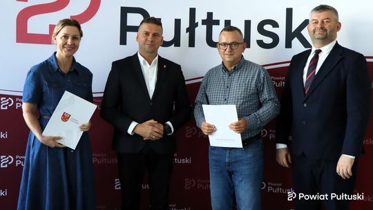 Podpisanie umowy na zakup nowego autobusu dla Środowiskowego Domu Samopomocy w Pułtusku