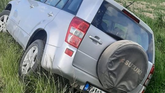 Podróż zakończył w rowie
