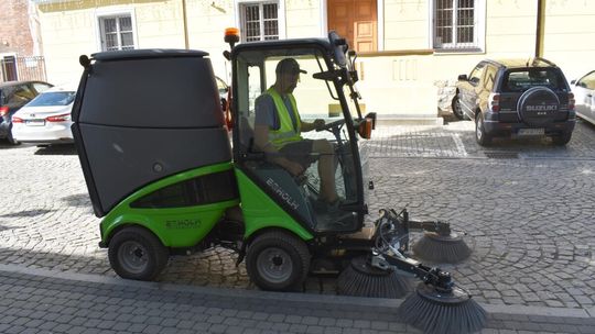 Pojazd do czyszczenia i sprzątania