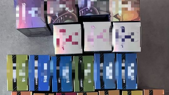 Policjanci przejęli setki nielegalnych e-papierosów