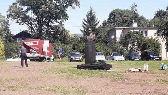 Pomnik zaskoczył pułtuszczan