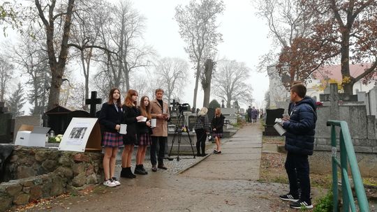Ponad 15 tysięcy na renowację nagrobków na Cmentarzu Świętokrzyskim
