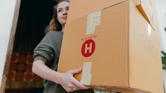 Poradnik: jak wybrać firmę przeprowadzkową w Warszawie