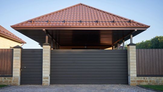 Poradnik: Jak wybrać i zainstalować automatykę do bram w Warszawie Poradnik: Jak wybrać i zainstalować automatykę do bram w Warszawie