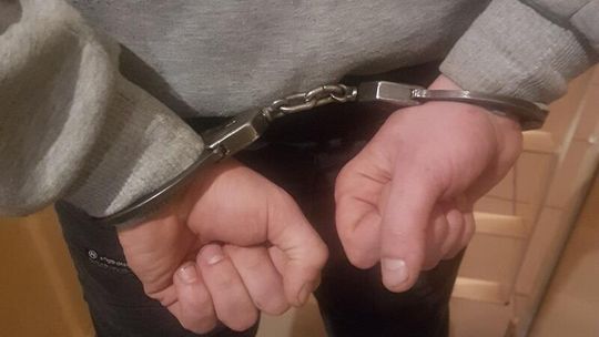 Poszukiwany w rękach kryminalnych