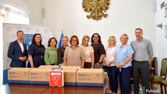 Przekazanie defibrylatorów AED dla placówek oświatowo-wychowawczych