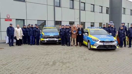 Przekazanie radiowozów dla pułtuskiej Komendy Policji