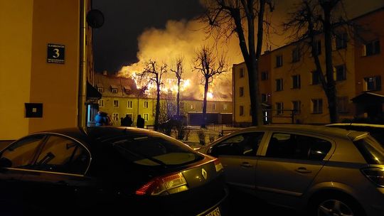 PUŁTUSK. Film z pożaru budynku na Traugutta