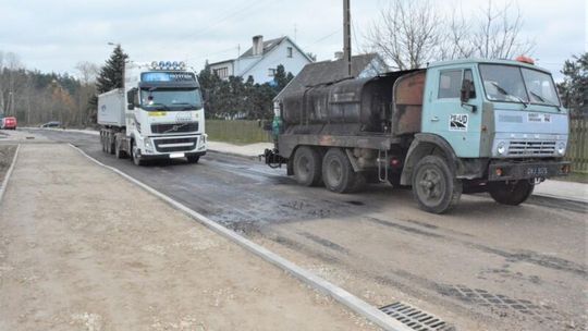 Robią asfalt na Bartodziejskiej