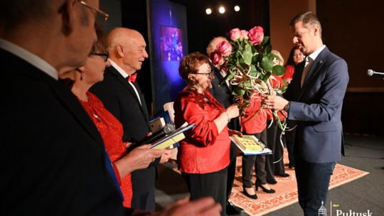 Seniorzy w rytmie kultury – finał warsztatów teatralno-literackich w Pułtusku